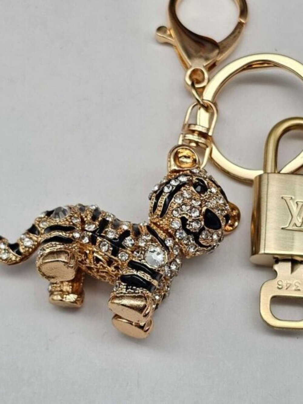 LV Authentic Gold Padlock 🔒 Key Set w/ Unbranded Keychain Tiger Charm - Picture 3 of 8